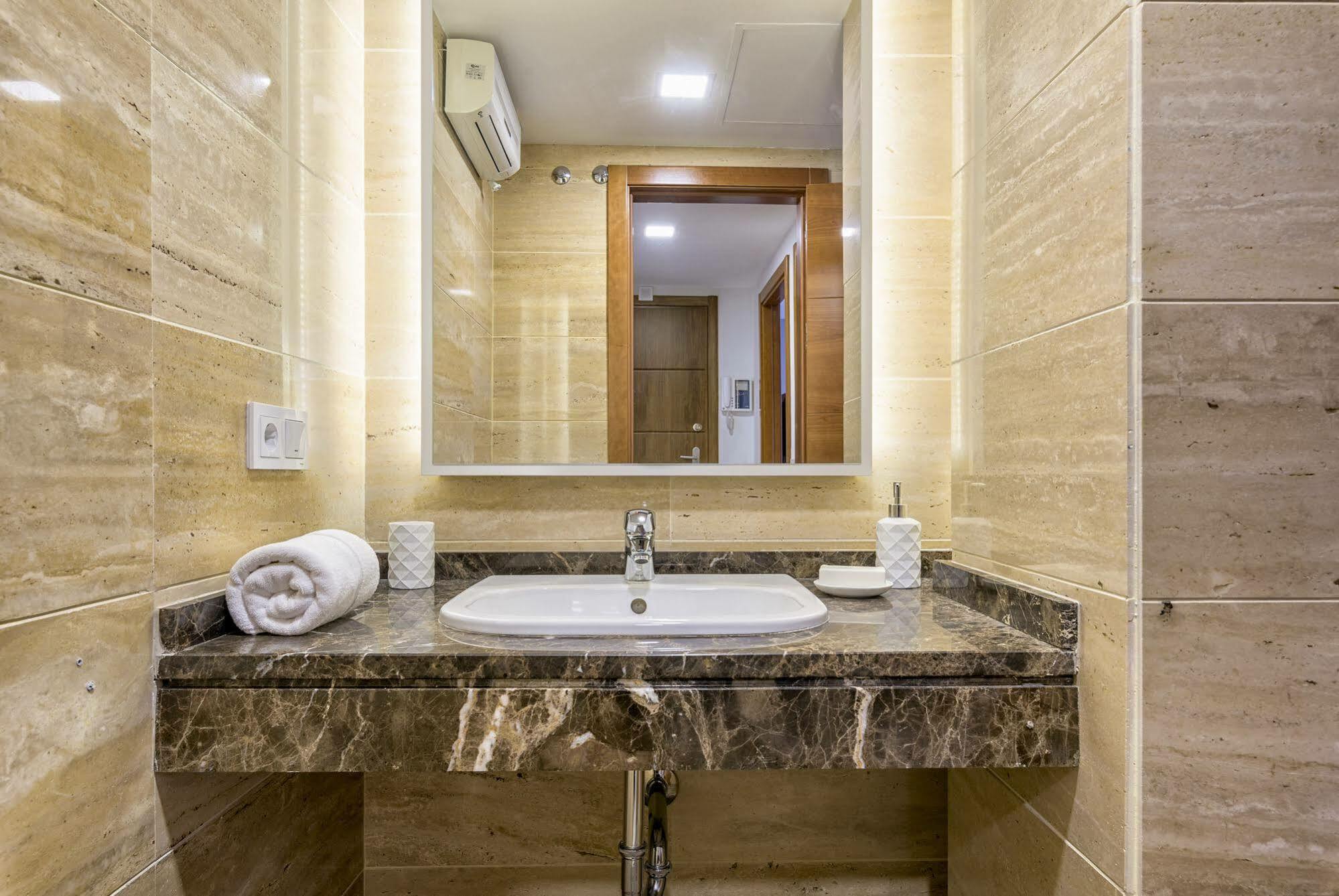 Goodplaces Larios Appartement Málaga Buitenkant foto
